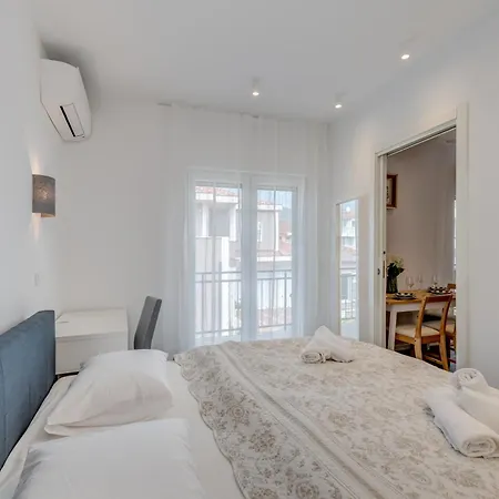 Apartment Centrally Located Apartments, Free Parking