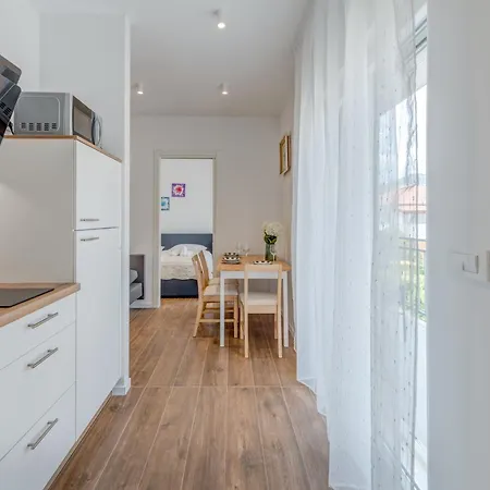 Centrally Located Apartments, Free Parking