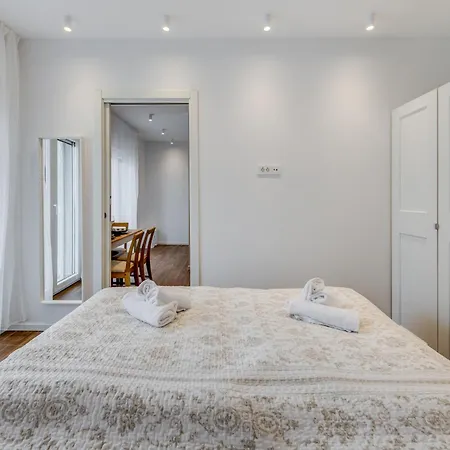 Apartment Centrally Located Apartments, Free Parking Trogir