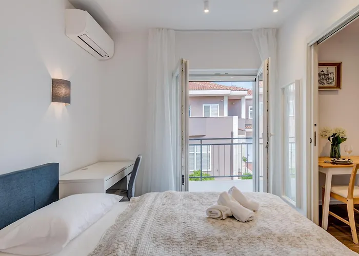 Apartments In Trogir 特罗吉尔