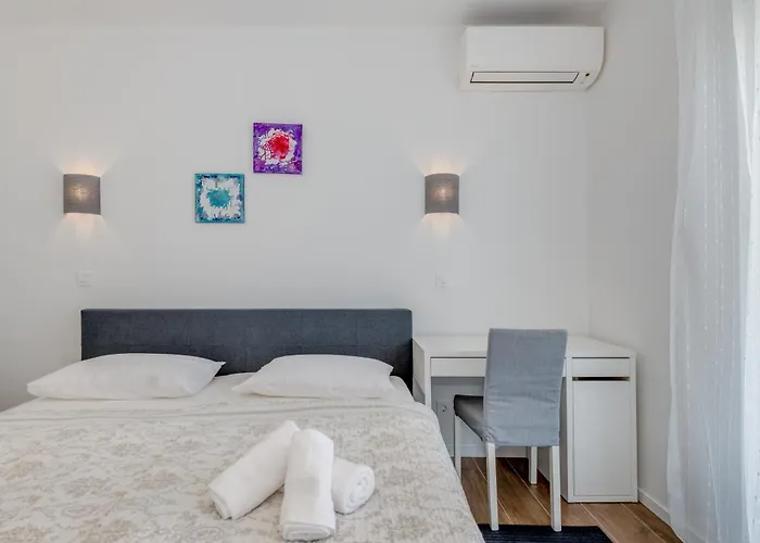 Apartments In Trogir * 特罗吉尔