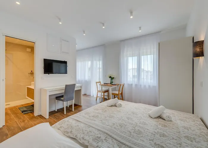 Apartments In Trogir *