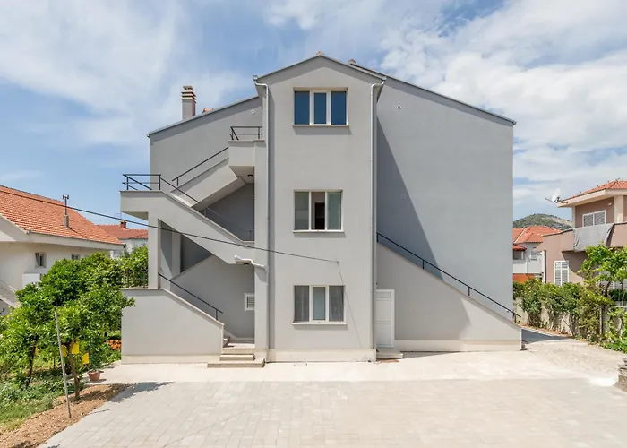 Apartments In Trogir 公寓