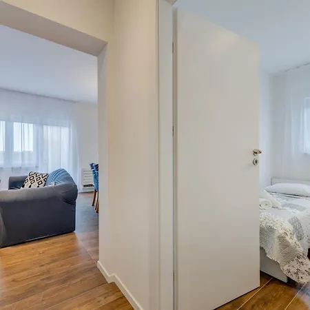 Centrally Located Apartments, Free Parking * Trogir