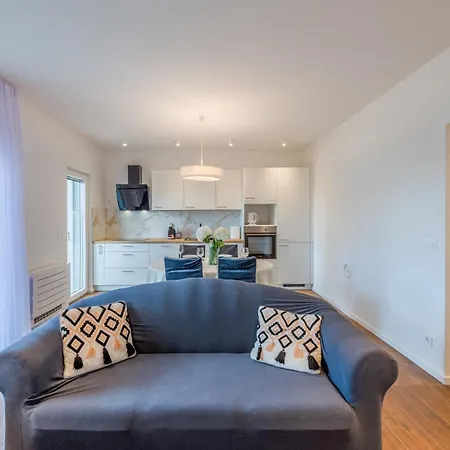 Centrally Located Apartments, Free Parking