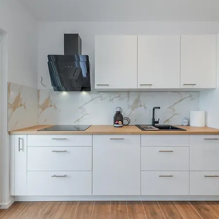 Centrally Located Apartments, Free Parking Apartman *