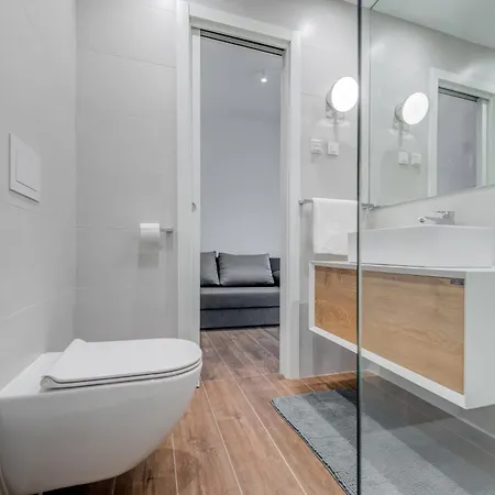 Centrally Located Apartments, Free Parking * Trogir