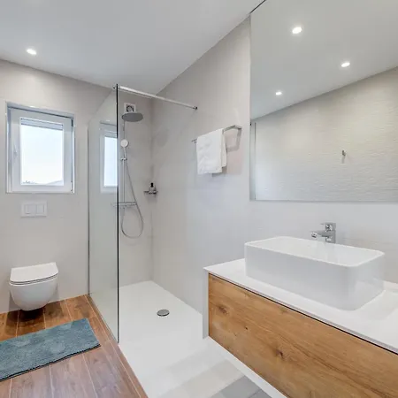 Centrally Located Apartments, Free Parking * Trogir