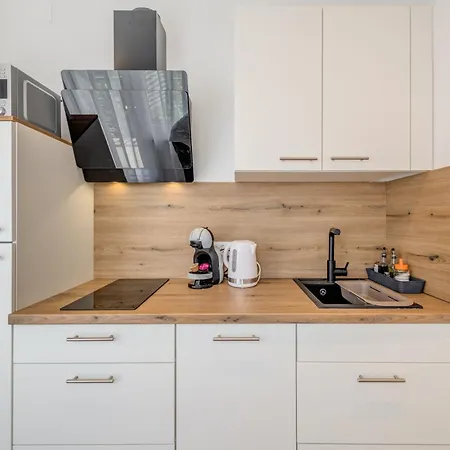 Centrally Located Apartments, Free Parking * Trogir