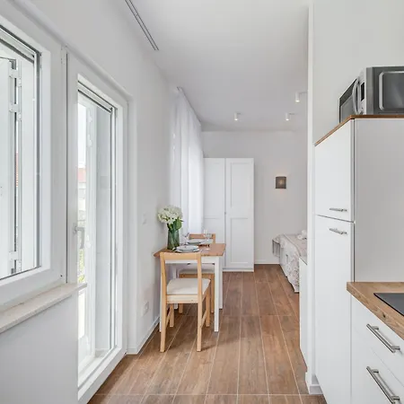 Centrally Located Apartments, Free Parking *