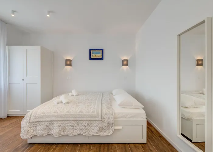 Apartments In Trogir *