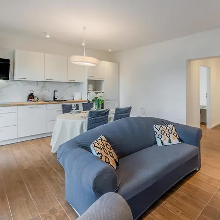 Centrally Located Apartments, Free Parking