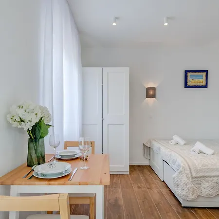 Centrally Located Apartments, Free Parking דירה טרוגיר