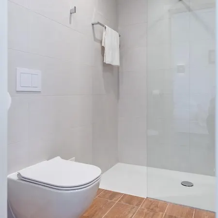 Centrally Located Apartments, Free Parking * טרוגיר