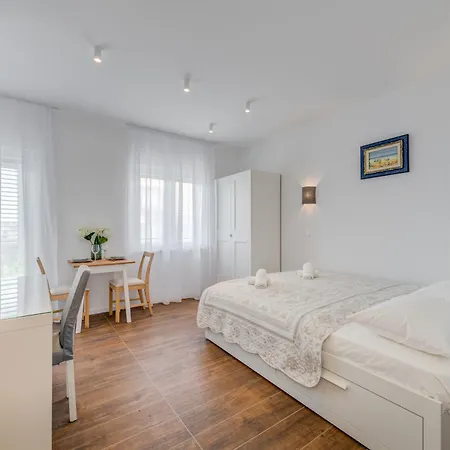 Centrally Located Apartments, Free Parking * טרוגיר